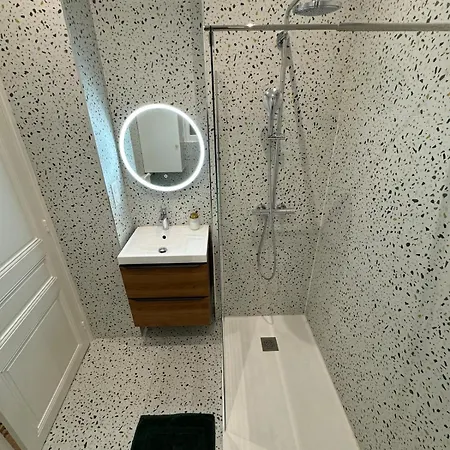 !new! 2p Au Coeur De Nice, Gare Et Centre * نيس